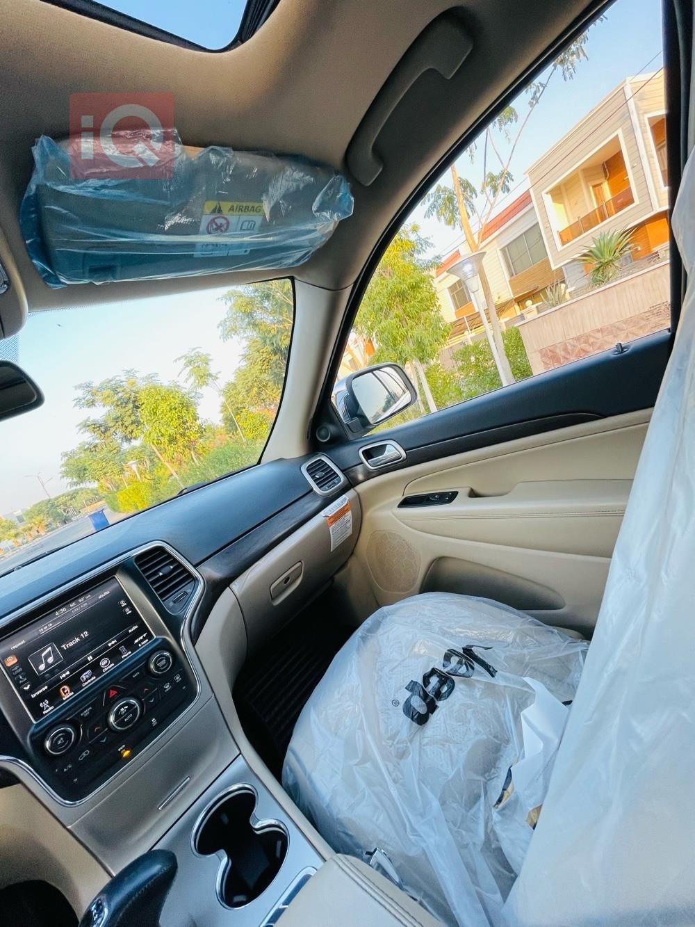 جیپ گراند شیرۆکی